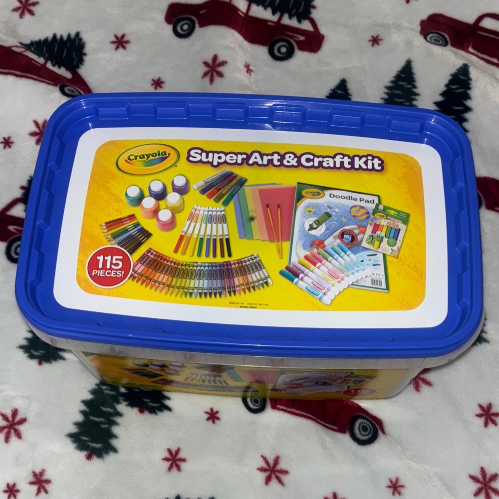 Crayola Super Art & Craft Kit - Blue‎ and Yellow - Picture 4 of 8
